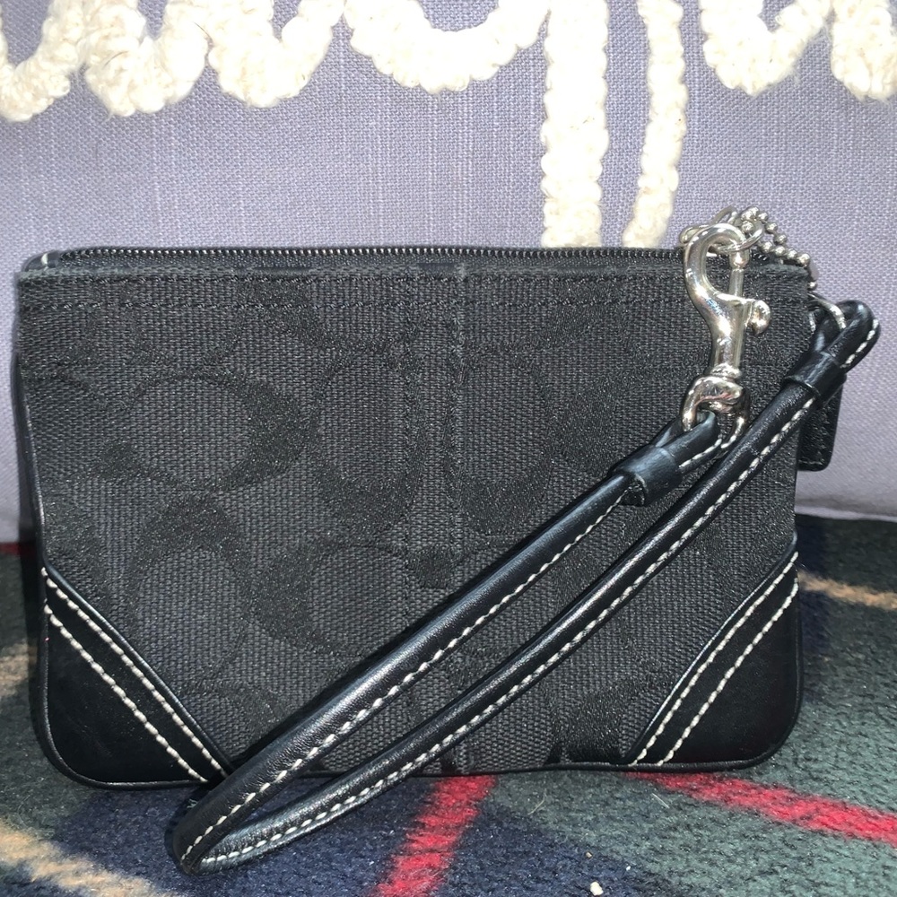 Coach Wristlet Black - Picture 2 of 3